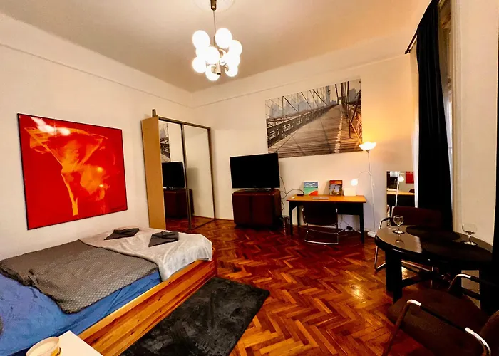 Semmelweis Lodge